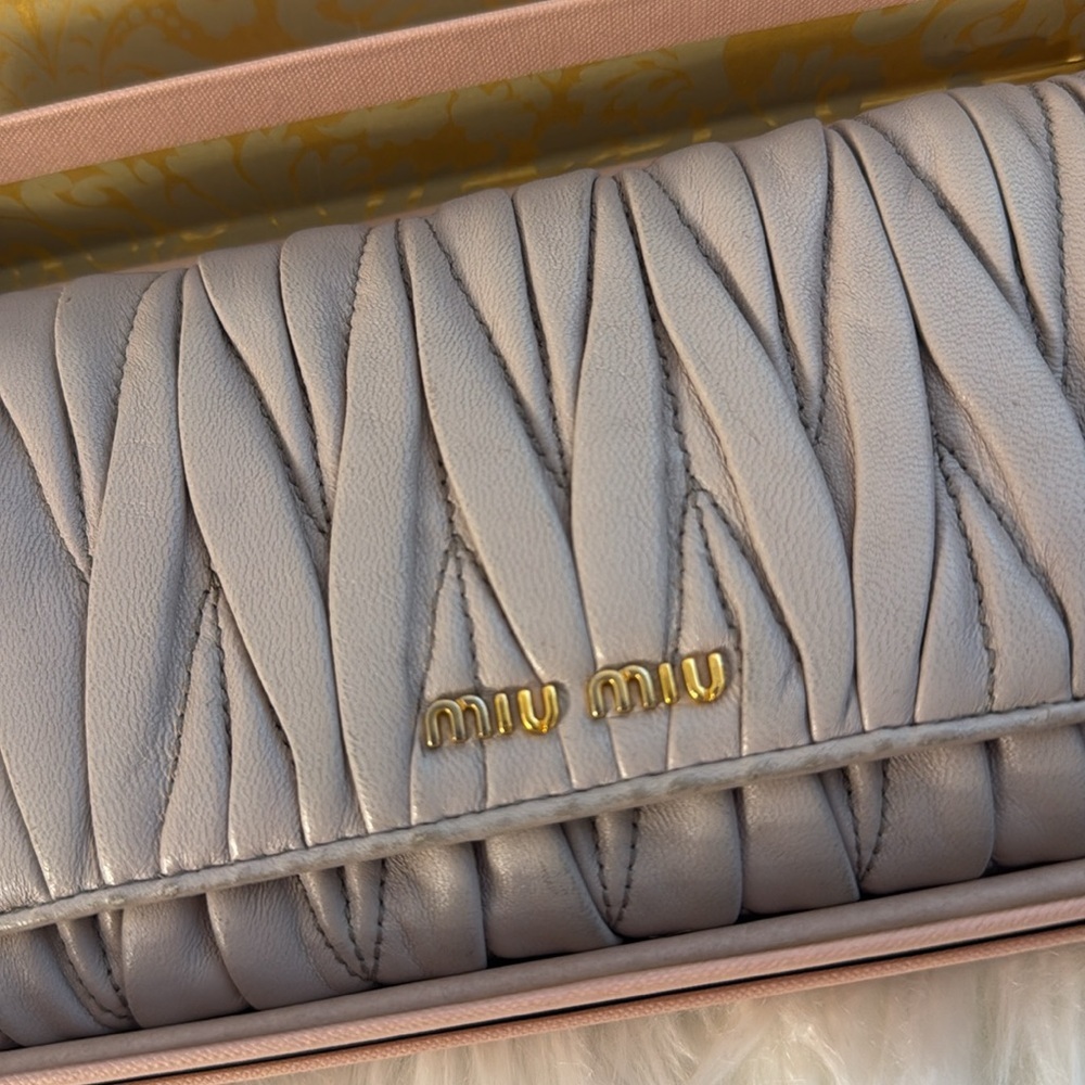 Miu Miu Gray Wallet With Gold Chain - image 4